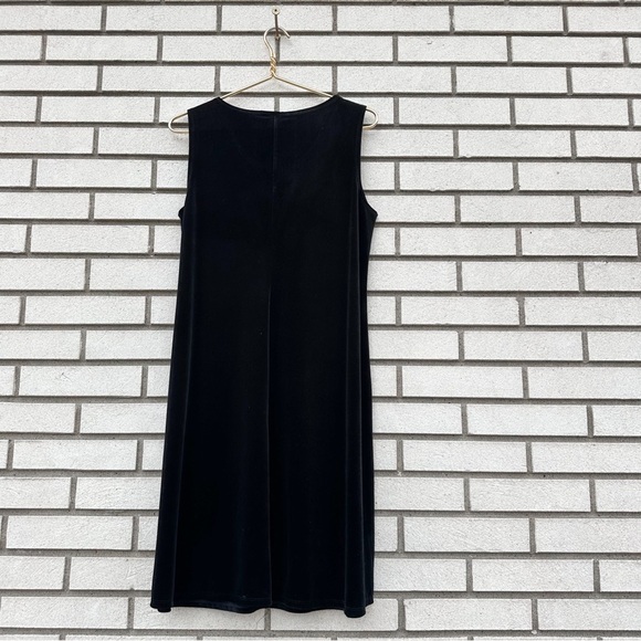 Chico’s Easywear Black Velvet Sleeveless Stretch Shift Dress Size 1 M Classic - Picture 2 of 7